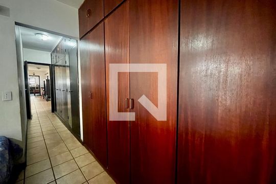 Quarto Suíte 4 de casa à venda com 4 quartos, 1710m² em Vila Modesto Fernandes, Campinas