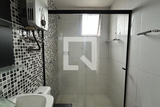 Banheiro de apartamento à venda com 2 quartos, 55m² em Piedade, Rio de Janeiro
