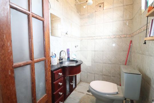  Banheiro de Serviço de casa à venda com 4 quartos, 189m² em Vila Floresta, Santo André