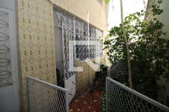 Área Externa de casa à venda com 1 quarto, 120m² em Olaria, Rio de Janeiro