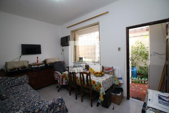 Sala de casa à venda com 1 quarto, 120m² em Olaria, Rio de Janeiro