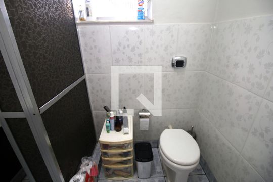 Banheiro de apartamento à venda com 1 quarto, 120m² em Olaria, Rio de Janeiro