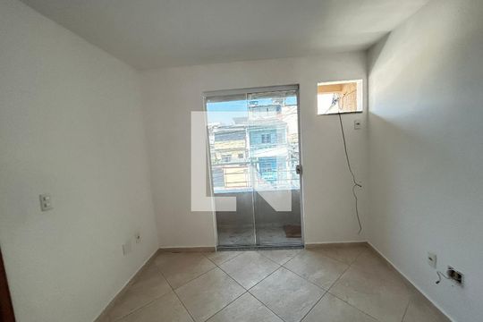 Quarto 1 de casa para alugar com 3 quartos, 80m² em Bento Ribeiro, Rio de Janeiro