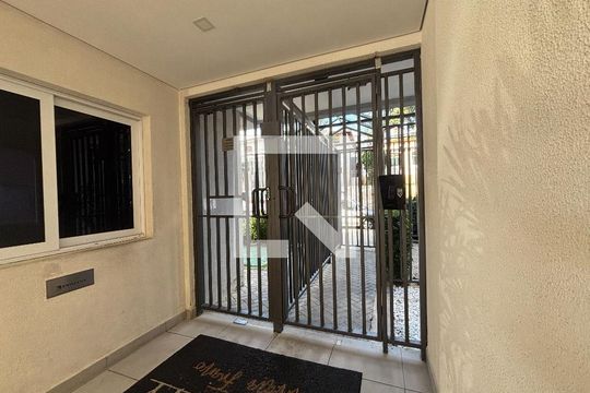 Portaria de apartamento para alugar com 2 quartos, 46m² em Vila Invernada, São Paulo