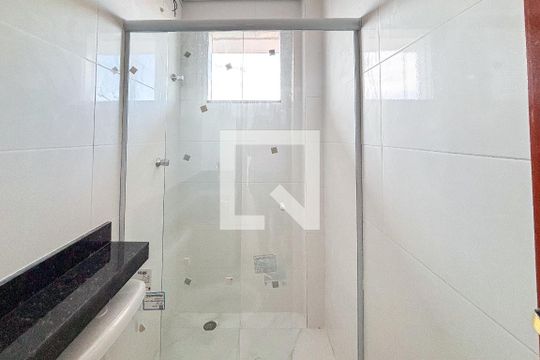 Banheiro de apartamento para alugar com 2 quartos, 49m² em Vila Dalila, São Paulo