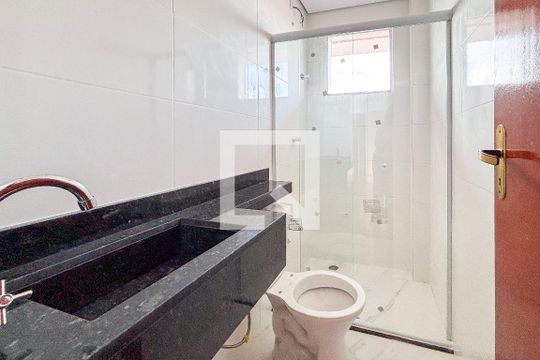 Banheiro Social de apartamento para alugar com 2 quartos, 50m² em Vila Dalila, São Paulo