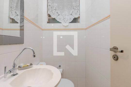 Lavabo de casa à venda com 4 quartos, 170m² em Parque Colonial, São Paulo
