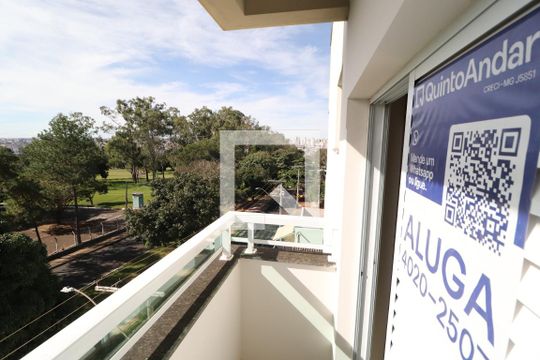 Plaquinha de apartamento para alugar com 2 quartos, 64m² em Jaraguá, Uberlândia