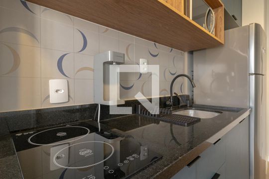 Cozinha de apartamento para alugar com 1 quarto, 27m² em Moema, São Paulo