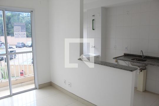 Sala de apartamento para alugar com 2 quartos, 47m² em Jardim Isis, Cotia