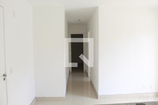 Corredor de apartamento para alugar com 2 quartos, 47m² em Jardim Isis, Cotia
