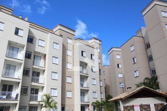 Fachada de apartamento para alugar com 2 quartos, 47m² em Jardim Isis, Cotia