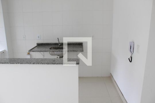 Sala de apartamento para alugar com 2 quartos, 47m² em Jardim Isis, Cotia