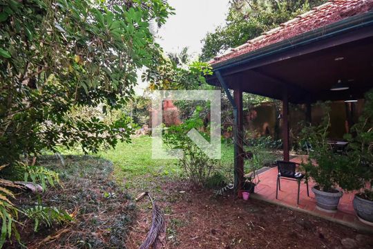 Quintal de casa para alugar com 4 quartos, 568m² em Jardim Leonor, São Paulo