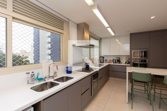 Cozinha de apartamento à venda com 4 quartos, 240m² em Santa Cecilia, São Paulo