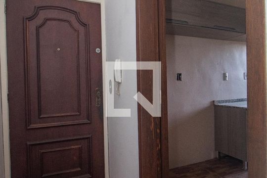 Sala de apartamento à venda com 2 quartos, 59m² em Medianeira, Porto Alegre