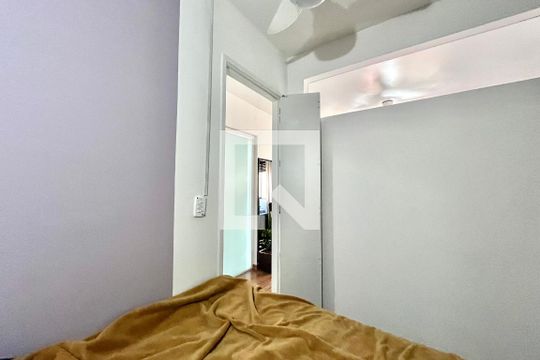 Quarto de apartamento à venda com 1 quarto, 29m² em Vila Guarani (zona Sul), São Paulo