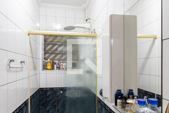 Banheiro de casa à venda com 3 quartos, 122m² em Gopouva, Guarulhos