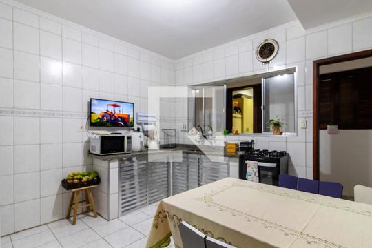 Cozinha de casa à venda com 3 quartos, 122m² em Gopouva, Guarulhos