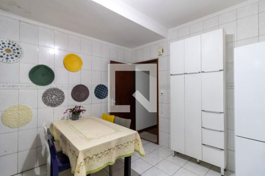 Cozinha de casa à venda com 3 quartos, 122m² em Gopouva, Guarulhos