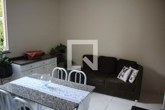 Sala de apartamento à venda com 3 quartos, 56m² em Beatriz, Contagem
