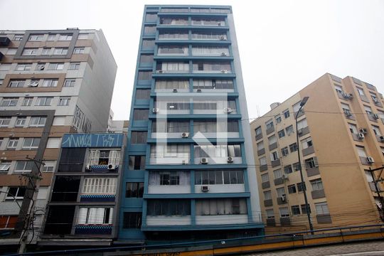 Fachada de kitnet/studio à venda com 1 quarto, 44m² em Farroupilha, Porto Alegre
