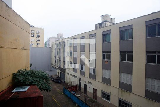 Studio -Vista de kitnet/studio à venda com 1 quarto, 44m² em Farroupilha, Porto Alegre