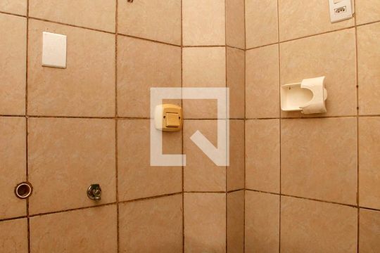 Banheiro de kitnet/studio à venda com 1 quarto, 44m² em Farroupilha, Porto Alegre