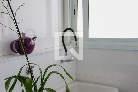 Área de Serviço de apartamento para alugar com 3 quartos, 104m² em Km 18, Osasco