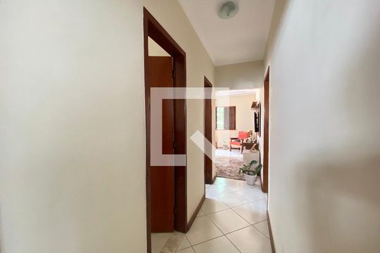Corredor de casa à venda com 3 quartos, 156m² em Todos Os Santos, Rio de Janeiro