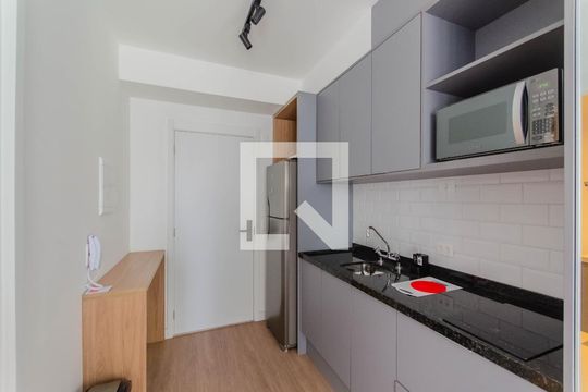 Cozinha de kitnet/studio para alugar com 1 quarto, 21m² em Ipiranga, São Paulo