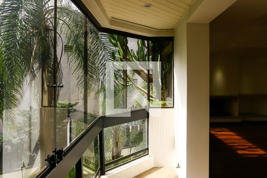 Varanda da Sala de apartamento à venda com 4 quartos, 232m² em Vila Suzana, São Paulo