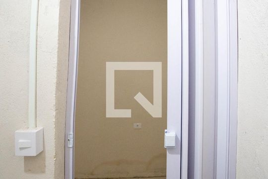 Banheiro de casa para alugar com 1 quarto, 45m² em Piraporinha, Diadema