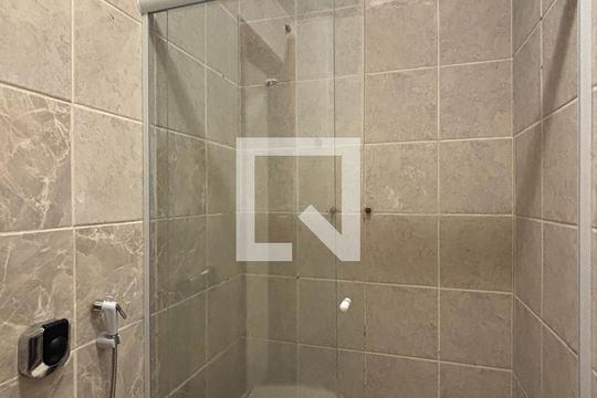 Banheiro social 2 de casa à venda com 6 quartos, 262m² em Gávea, Rio de Janeiro