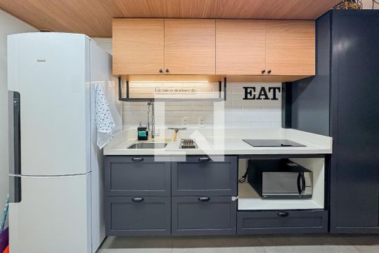 Cozinha de apartamento para alugar com 1 quarto, 27m² em Vila Mariana, São Paulo