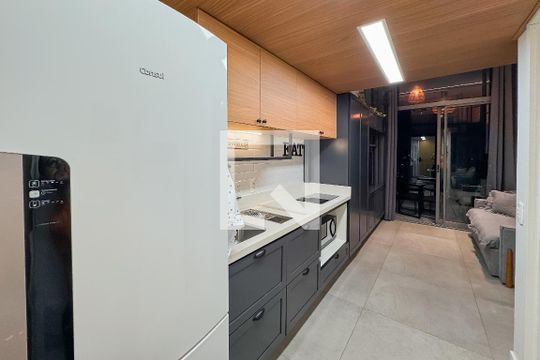 Cozinha de apartamento para alugar com 1 quarto, 27m² em Vila Mariana, São Paulo