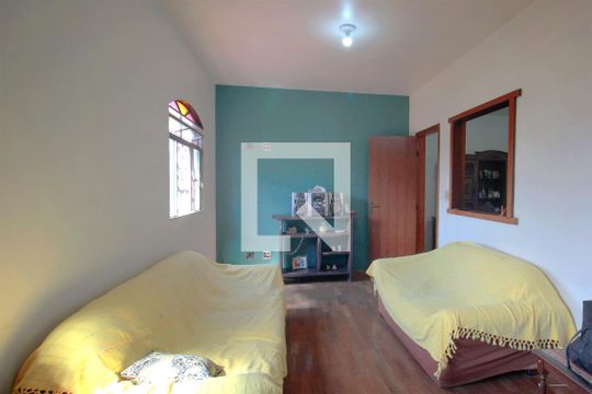 Casa 1 - Sala de casa para alugar com 6 quartos, 448m² em Vila Ermelinda, Belo Horizonte