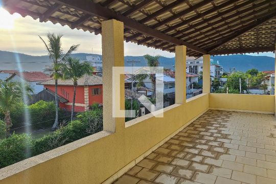 Varanda da sala 2 de casa à venda com 4 quartos, 650m² em Piratininga, Niterói
