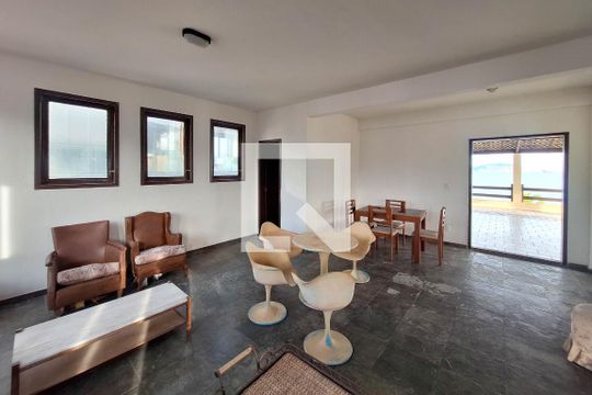 Sala 2 de casa à venda com 4 quartos, 650m² em Piratininga, Niterói