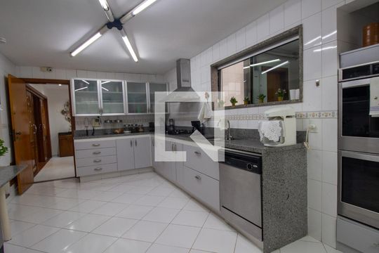 Cozinha de casa de condomínio à venda com 5 quartos, 710m² em Barra da Tijuca, Rio de Janeiro