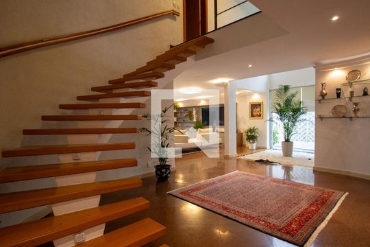 Sala de casa de condomínio à venda com 5 quartos, 710m² em Barra da Tijuca, Rio de Janeiro