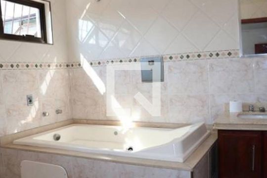 Casa de Condomínio à venda com 4 quartos, 268m² em Água Rasa, São Paulo