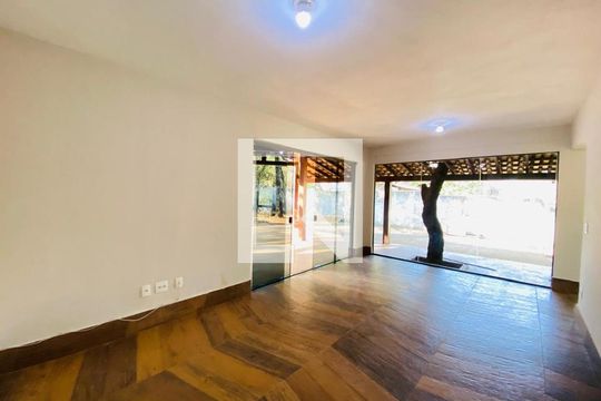 Quarto 2 de casa à venda com 2 quartos, 2000m² em Recanto do Poeta I, Lagoa Santa