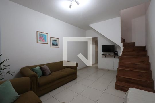 Sala de casa à venda com 3 quartos, 120m² em Jardim Ivone, São Paulo