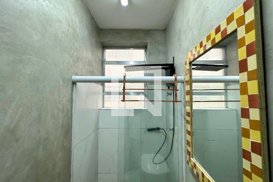 Banheiro Social de apartamento à venda com 1 quarto, 35m² em Leme, Rio de Janeiro