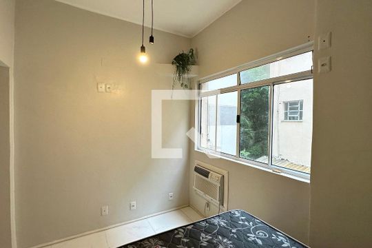 Quarto  de apartamento à venda com 1 quarto, 35m² em Leme, Rio de Janeiro