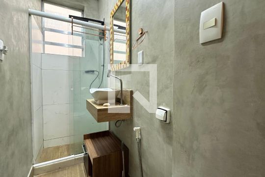 Banheiro Social de apartamento à venda com 1 quarto, 35m² em Leme, Rio de Janeiro