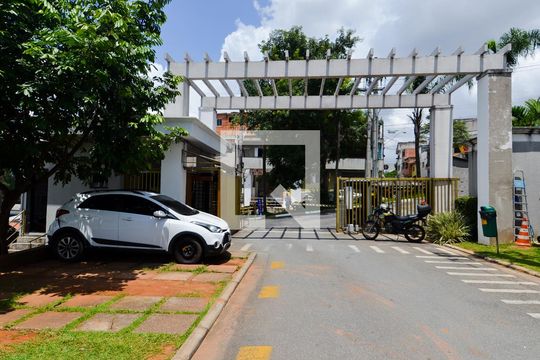 Fachada de apartamento para alugar com 2 quartos, 47m² em Vila Alzira, Guarulhos