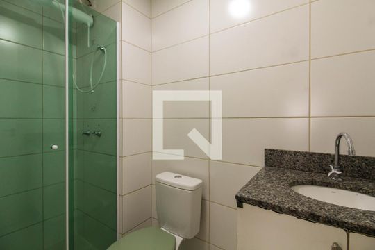 Banheiro de apartamento para alugar com 2 quartos, 47m² em Estância Velha, Canoas