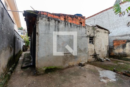 Quintal de casa para alugar com 1 quarto, 40m² em Parque Maria Domitila, São Paulo